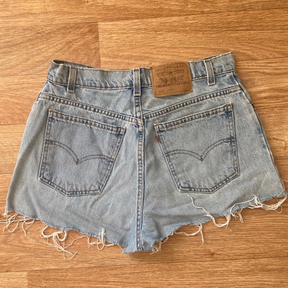 Vintage Levi’s shorts - Picture 3 of 6